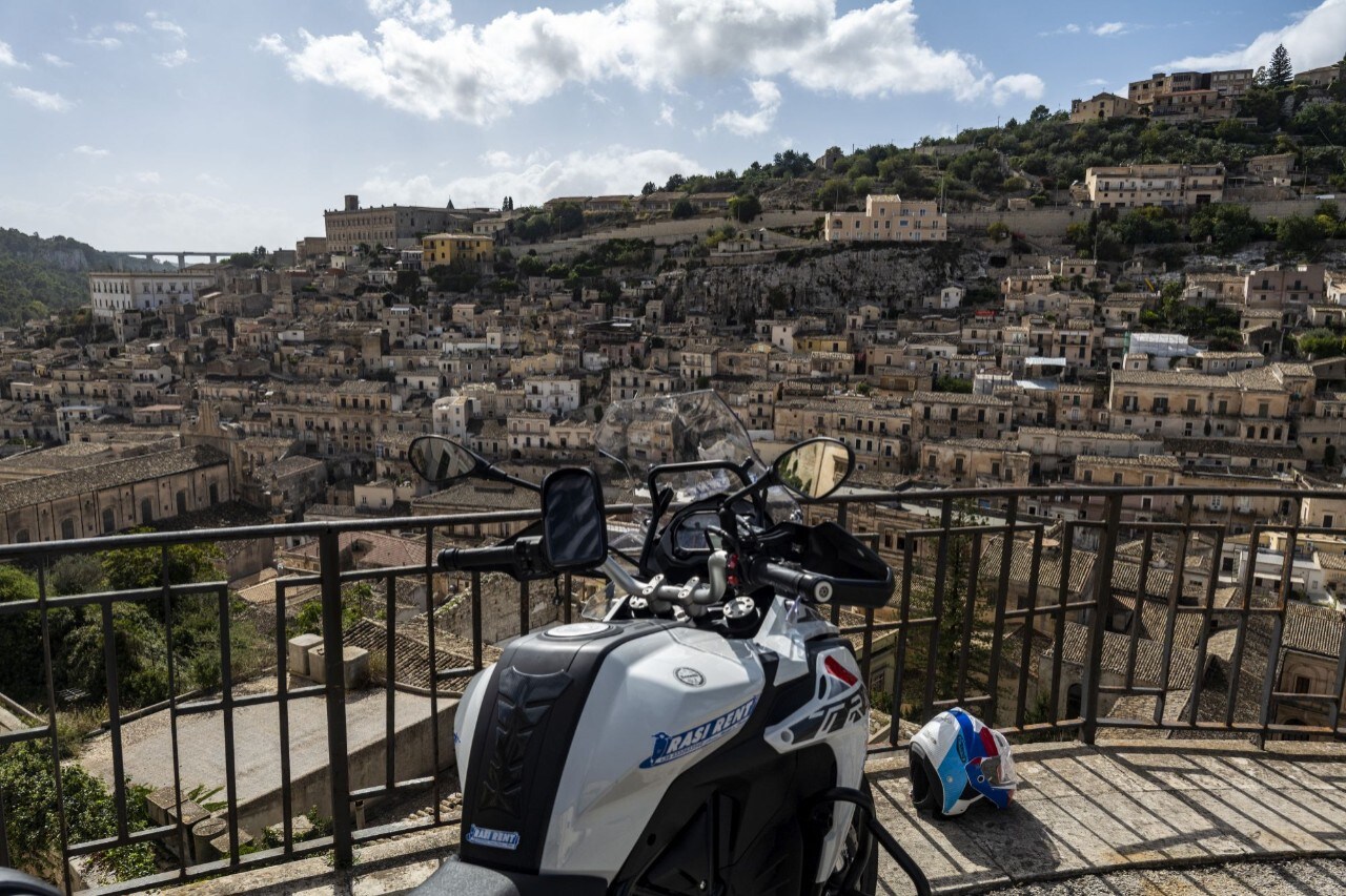 tour sicilia in moto